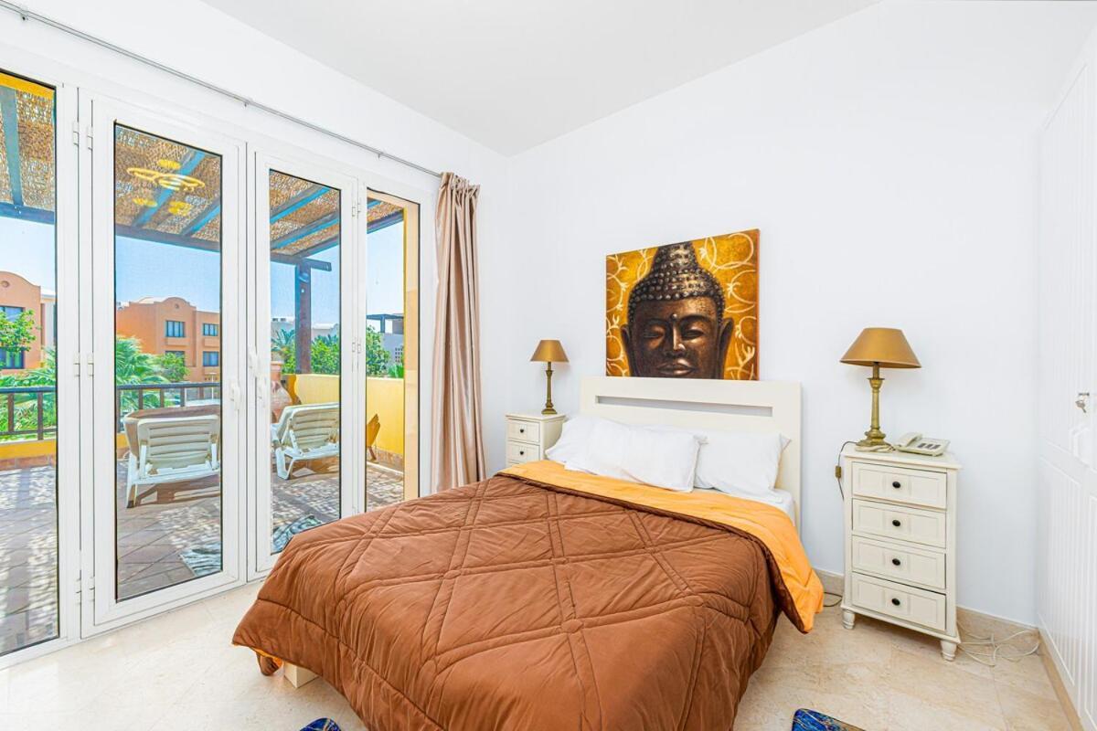 Townhouse With Roof Terrace,balcony And Large Pool Hurghada